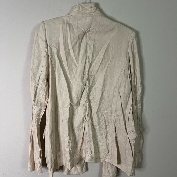 Forever 21 Women’s Beige Blazer - Picture 3 of 3